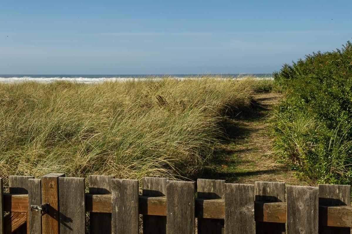 The Hamptons Villa Rockaway Beach Buitenkant foto
